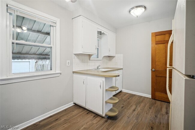 Building Photo - 14116 Krems Ave