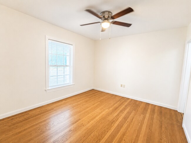 Building Photo - COMPLETELY REMODELED 3 BEDROOM, 2 BATHROOM HOME COMING SOON!