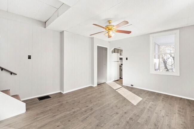 Building Photo - 1713 Realty Ave