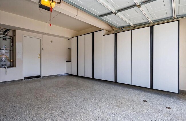 Building Photo - 16 Brassie
