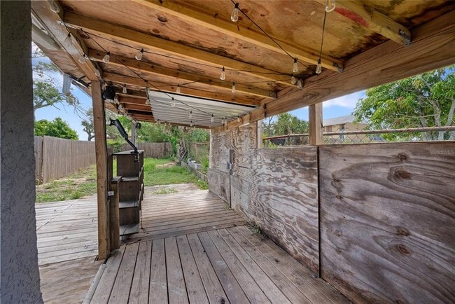 Building Photo - 605 S Disston Ave