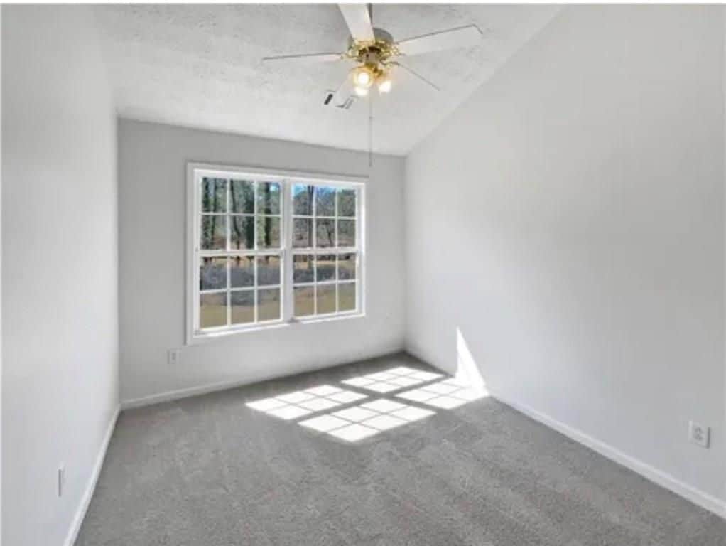 Building Photo - 20 Pine Canyon Dr SW