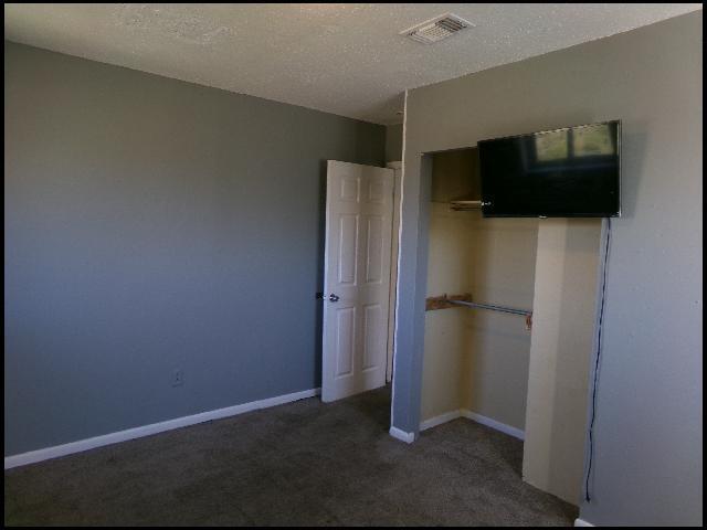 Building Photo - 1504 E 38th St