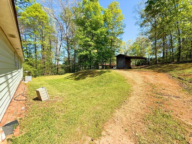 Building Photo - 37 Carriage Dr