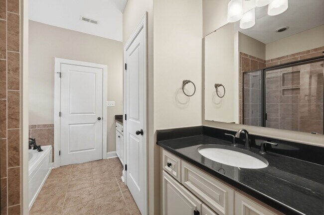 Building Photo - 265 Heather Brook Cir