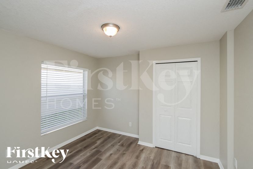 Building Photo - 530 Melanie Cir