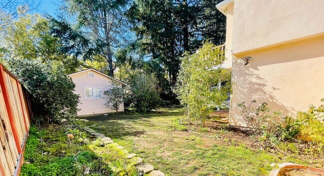 Building Photo - 24 Coronado Ave