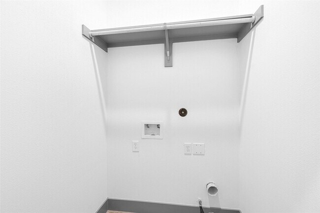 Building Photo - 6510 Bunche Dr