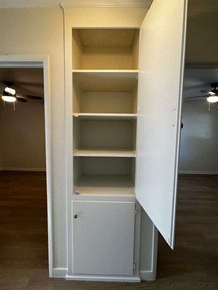 storage space - 1500 Broadway
