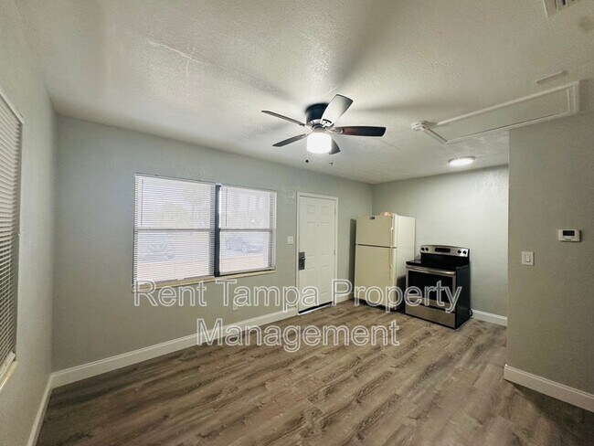 Building Photo - 1610 12th Ave S