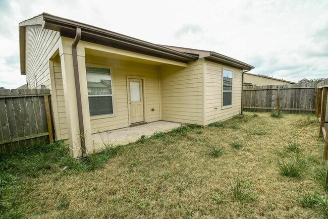 Building Photo - 9731 Floria Ct