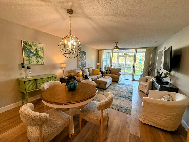 Dining Area - 4530 Pinebrook Cir