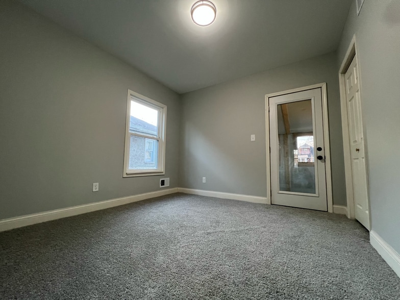 Building Photo - 4086 Montgomery St