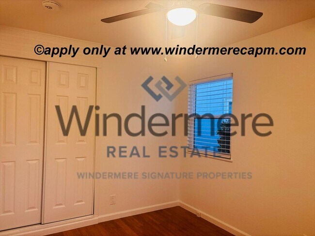 Building Photo - Charming 3 Bedroom Home with Bonus Room & ...