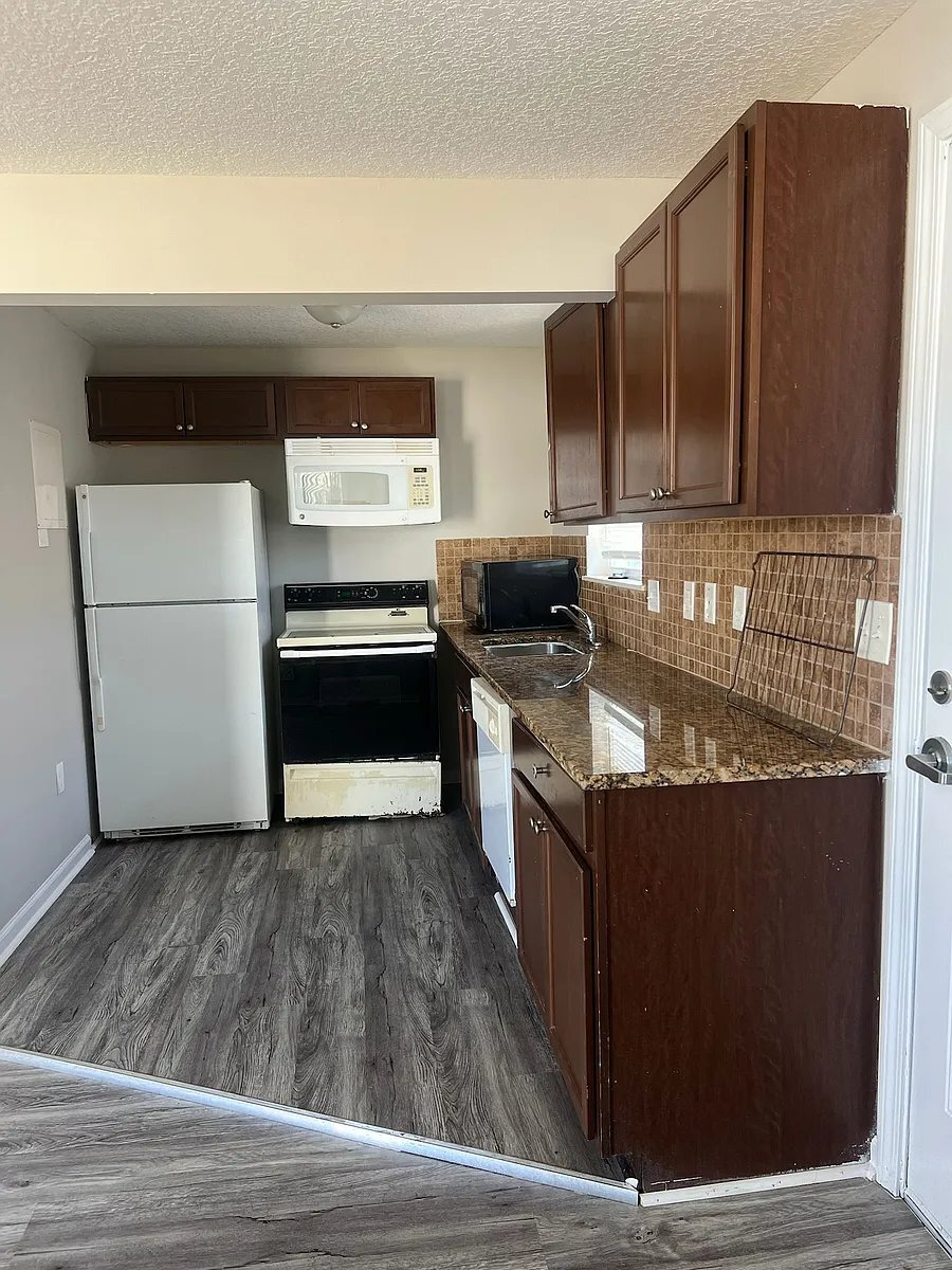 Building Photo - 706 Mitchell Dr