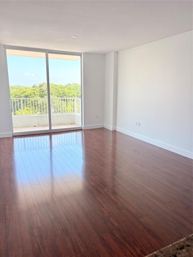 Building Photo - 700 E Boynton Beach Blvd