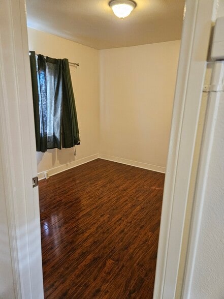 Building Photo - 1347 Pleasant Ave