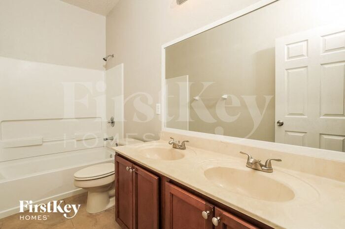 Building Photo - 3221 St Croix Ln