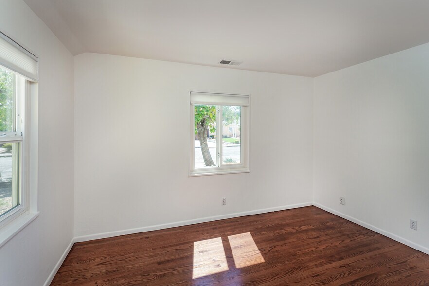 Bedroom 2 - 940 Sequoia Ave