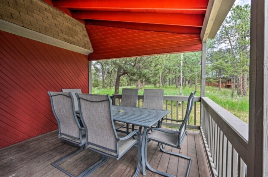 Building Photo - 255 Midnight Ln