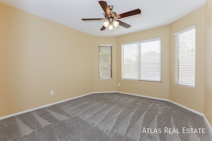 Building Photo - 206 W Brangus Way