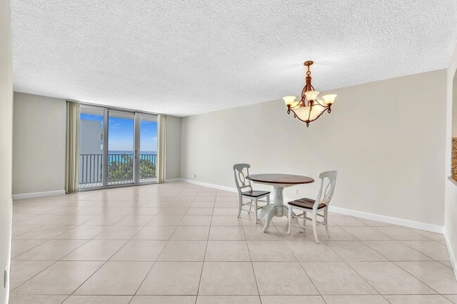 Building Photo - 1150 Hillsboro Mile