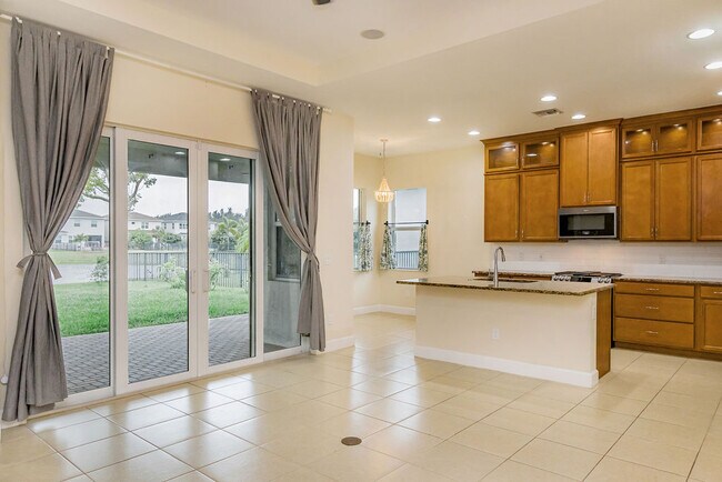 Building Photo - 15323 Goldfinch Cir