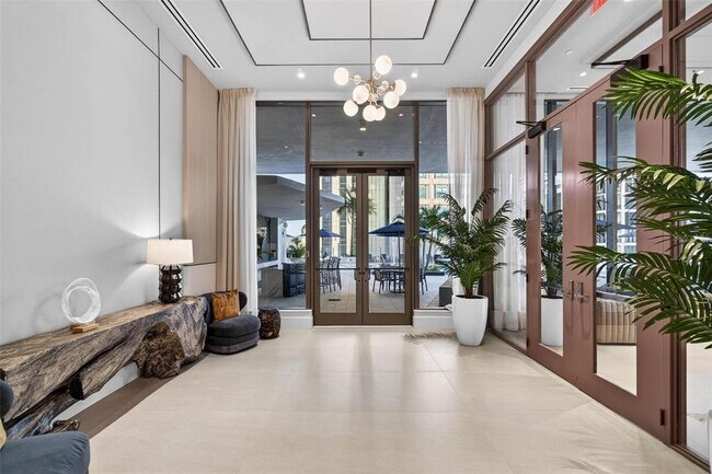 Building Photo - 275 1st Ave S