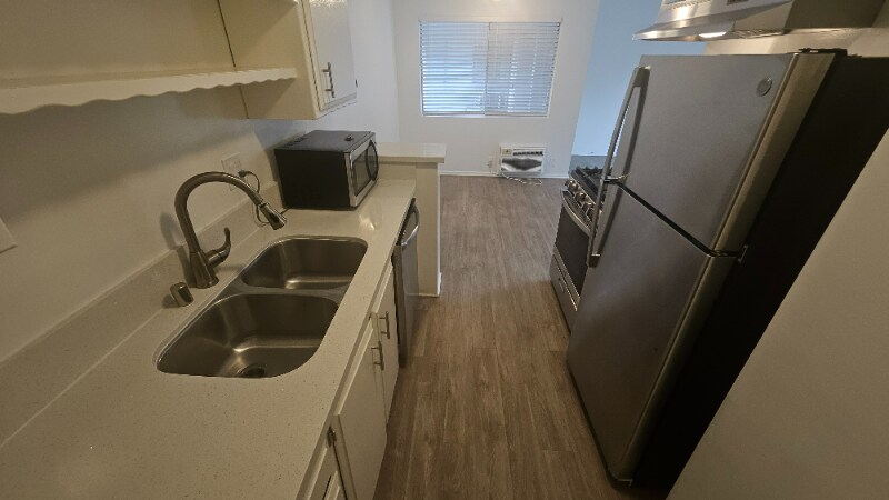 Building Photo - 545 Hayworth Ave