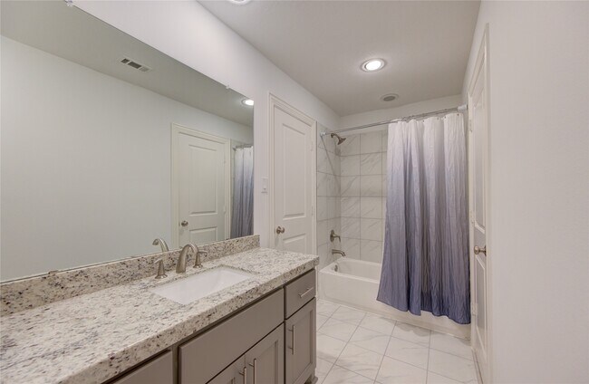 Building Photo - 13605 Teal Bluff Ln
