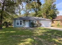 Building Photo - 2103 Holly Dr