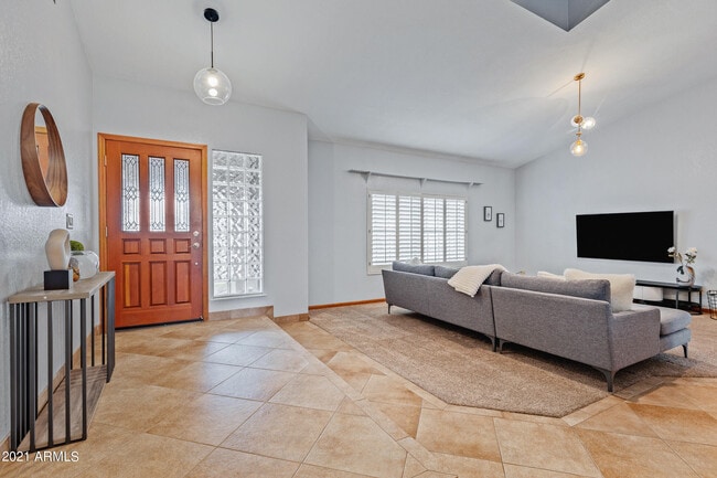 Building Photo - 5735 E Campo Bello Dr