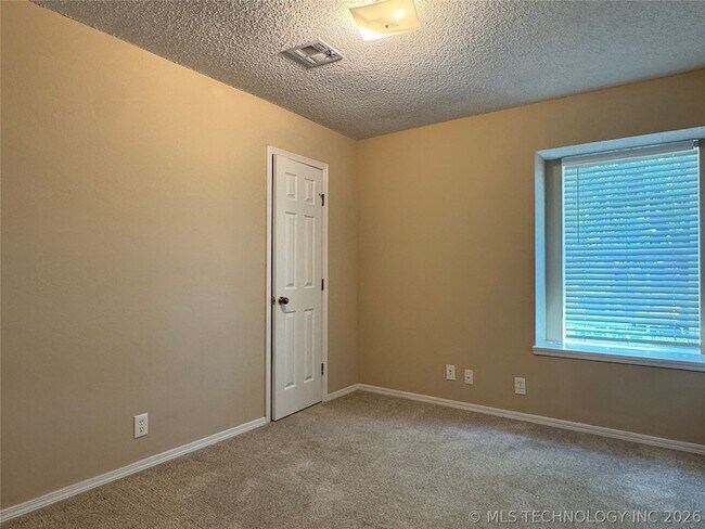 Building Photo - 7540 S Trenton Pl