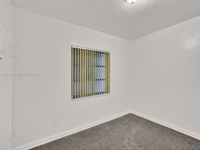 Building Photo - 17791 NE 13th Ave