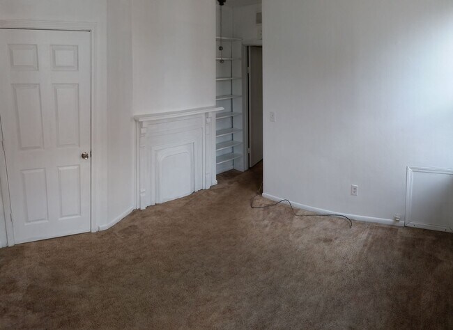 Building Photo - Huge Luxury South Side Home w/ Stainless K...