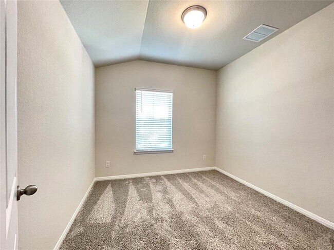 Building Photo - 408 Giorgio Moroder Dr