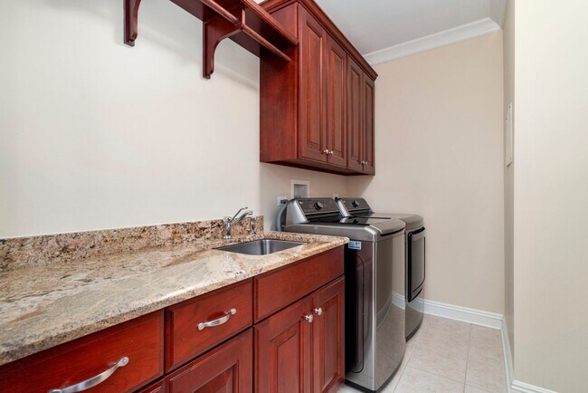 Building Photo - 107 S Grant St