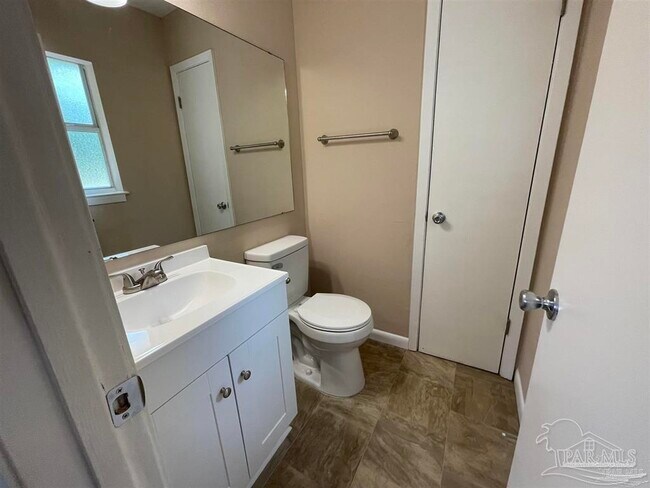 Building Photo - 6975 Woodley Dr