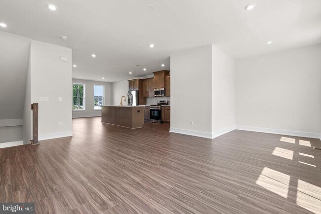 Building Photo - 114 Galaxy Pl