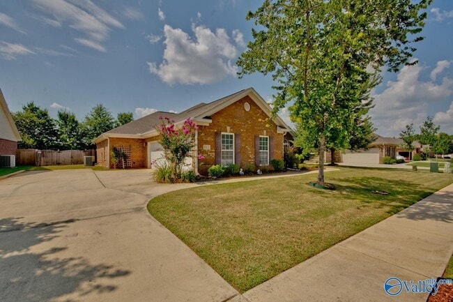 Building Photo - 112 SW Autumn Cove Dr