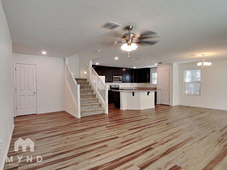 Building Photo - 11678 N 166th Dr