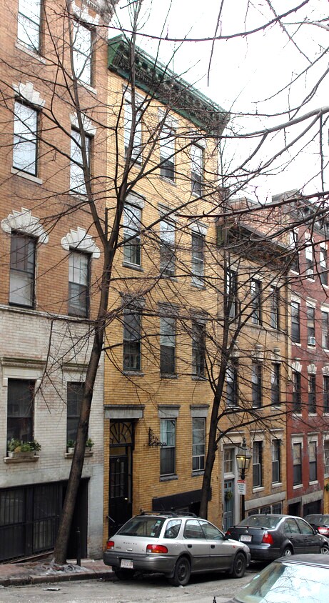 Building Photo - 42 Anderson St