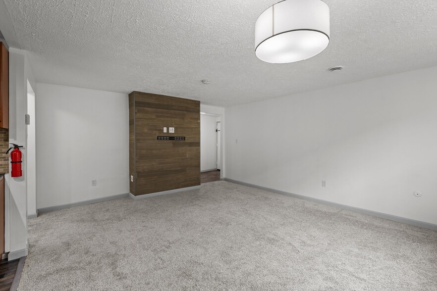 Building Photo - 5523 Ellsworth Ave