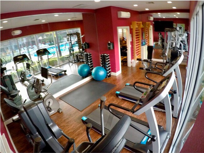 Building Photo - 5372 Diplomat Ct