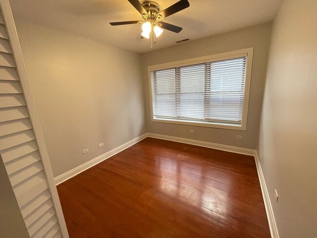 Building Photo - 1448 W Thorndale Ave