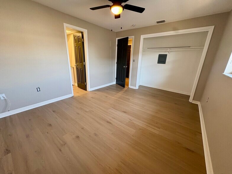 Building Photo - 153 New York Ave