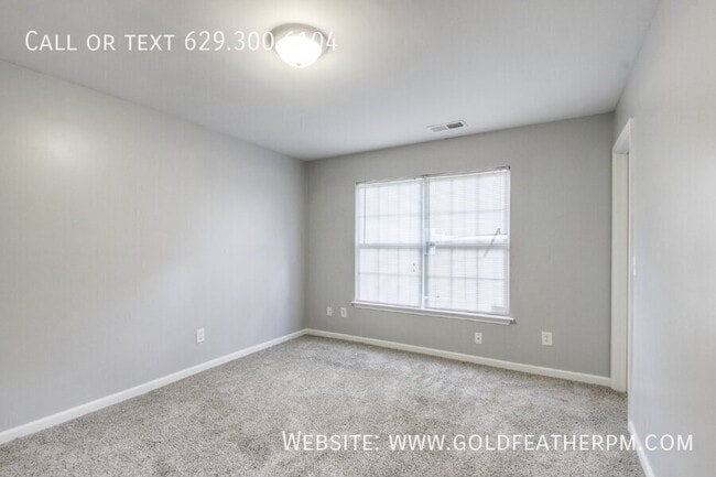 Building Photo - 2116 14th Ave N