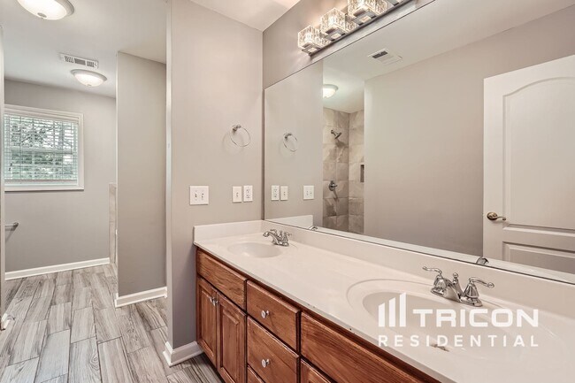 Building Photo - 4365 Rosestone Ct