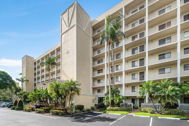 Building Photo - 7290 Kinghurst Dr