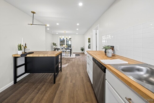 Building Photo - 127 E Warrington Rd